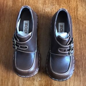 Soda little girl brown shoes size 11 like new